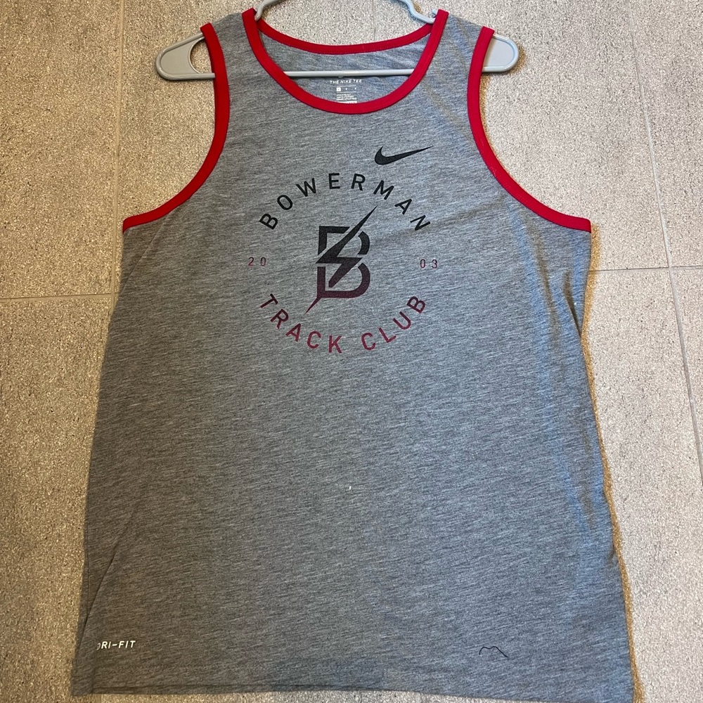 Nike bowerman track club running tank too large.